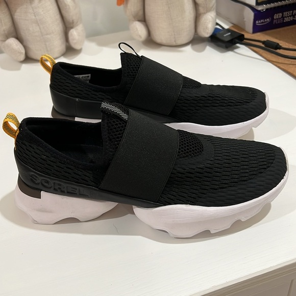 Sorel Kinetic Impact Sneakers - Stylish and Lightweight, Size 9.5 - Picture 2 of 12